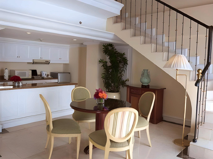 Dining Room 19