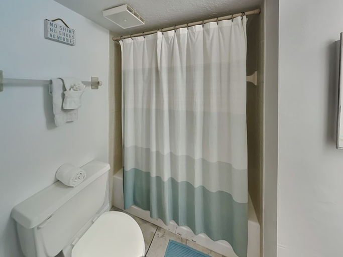 Others 5, Beachcomber 403 by Distinctive Beach Rentals, Duval