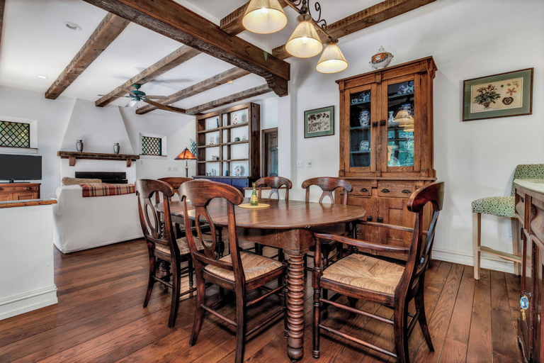 Others 5, Wolf Creek House, Buncombe