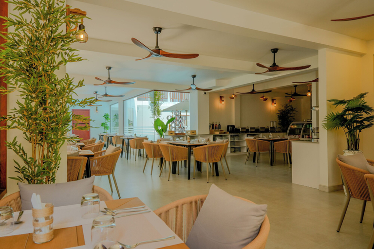 Food & Drinks 5, Cocomo Maldives, Kaafu Atoll