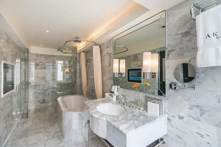 Bathroom 10