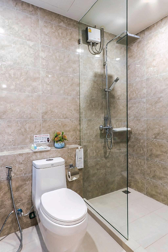 Bathroom 11