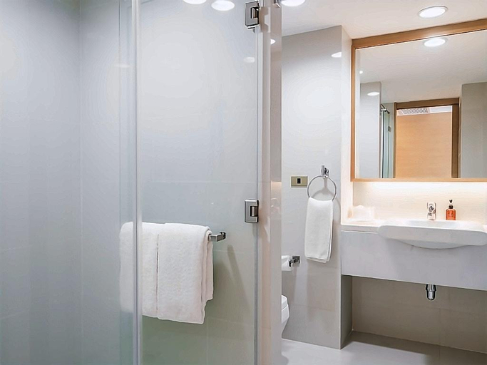 Bathroom 4