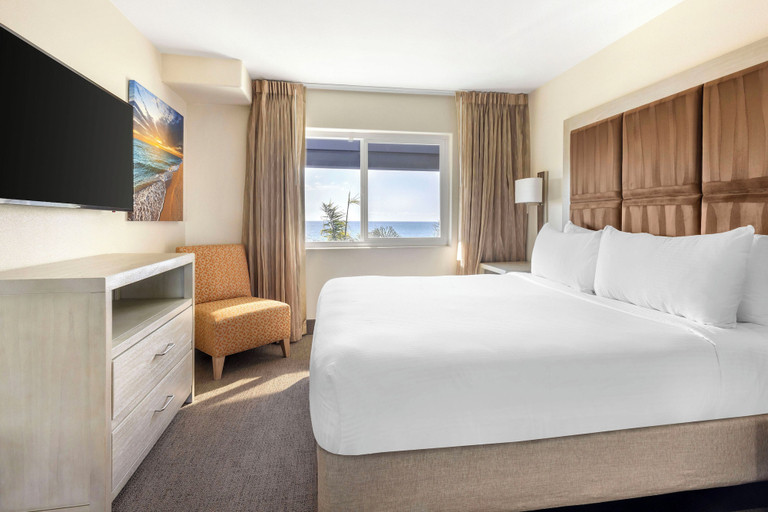 Bedroom 4, Hilton Vacation Club Riviera Beach & Shores, Orange