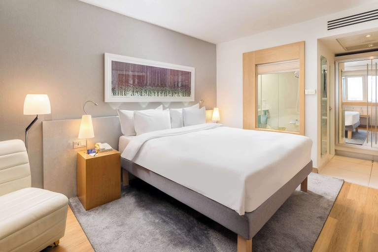 Bedroom 2, Radisson Blu Hotel, Hamburg, Hamburg