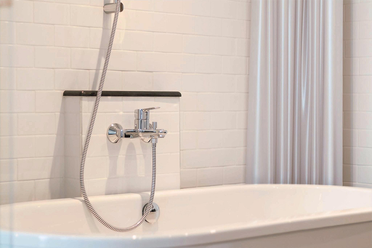 Bathroom 14