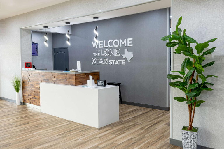 Public Area 2, Hampton Inn & Suites Cleburne, Johnson
