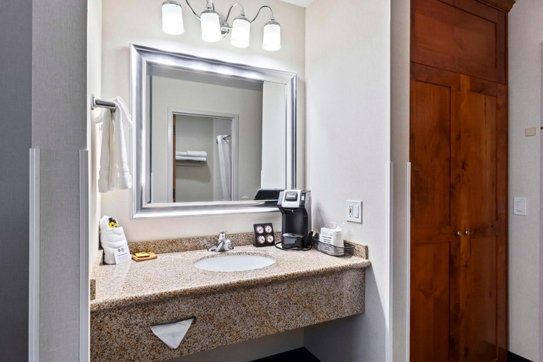 Bathroom 4, Best Western Plus Twin Falls Hotel, Twin Falls