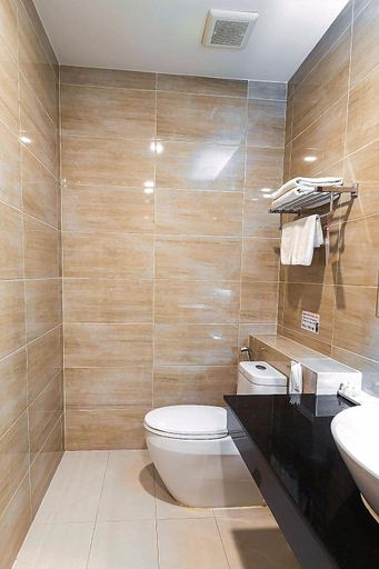 Bathroom 22