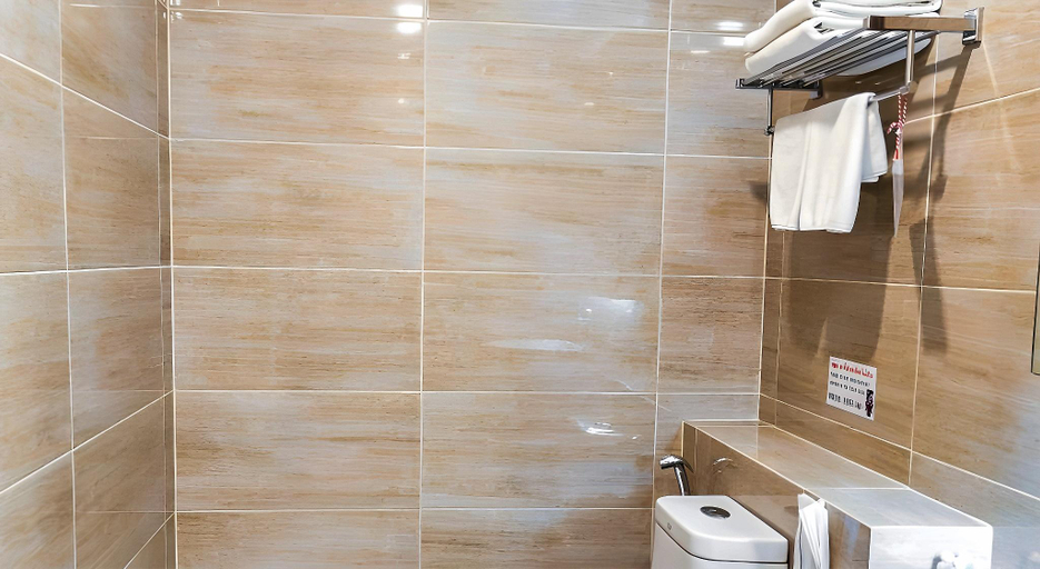 Bathroom 22