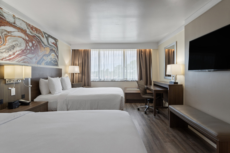 Crowne Plaza Hotel Executive Center Baton Rouge Room Type - 2 Queen Standard Pool View