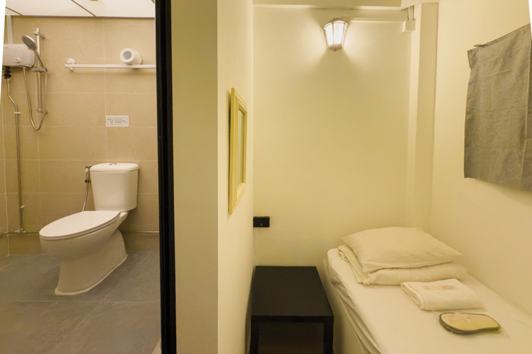 Bathroom 4, Blanc Inn, Singapura