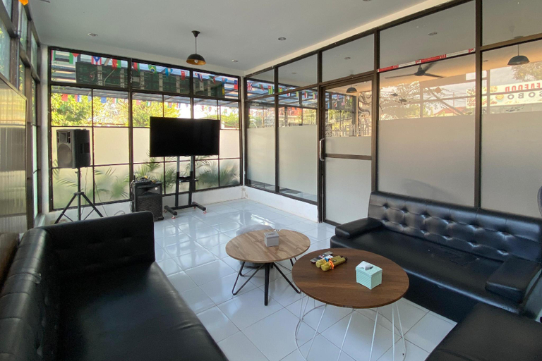 Public Area 3, Urbanview Trunojoyo Homestay Banyuwangi by RedDoorz, Banyuwangi