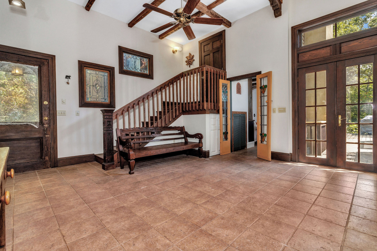 Others 4, Wolf Creek House, Buncombe