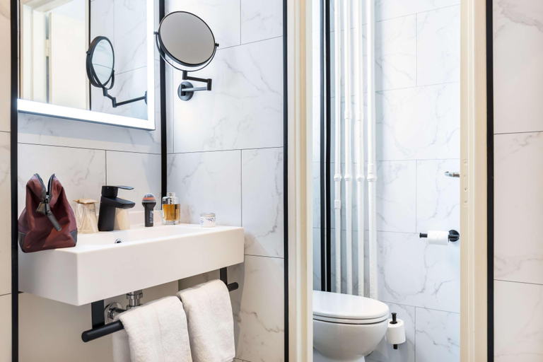Bathroom 4, Best Western Metz Centre Gare, Moselle