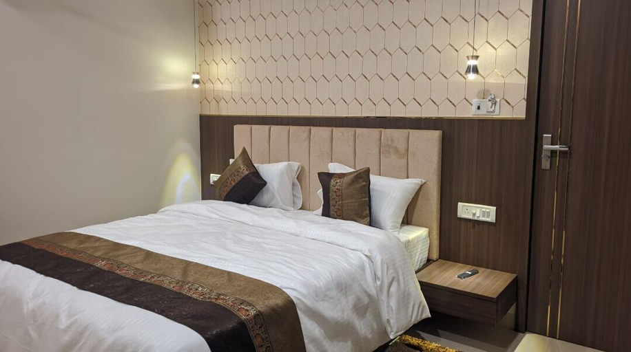 Bedroom 3, Shree Dhara Heaven, Varanasi