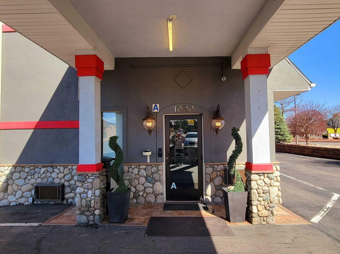 Exterior & Views 2, Rockview Hotel Castle Rock Downtown, Douglas