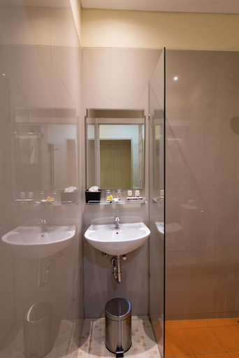 Bathroom 4, Udayana University Jimbaran 2, Badung