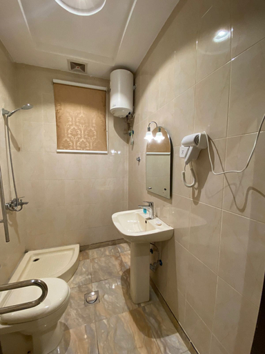 Bathroom, zahrat alrabie lilshuqaq almakhduma, Jeddah