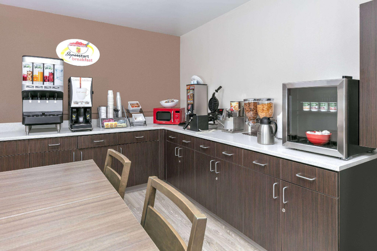 Food & Drinks 5, Super 8 By Wyndham Waxahachie Tx, Ellis