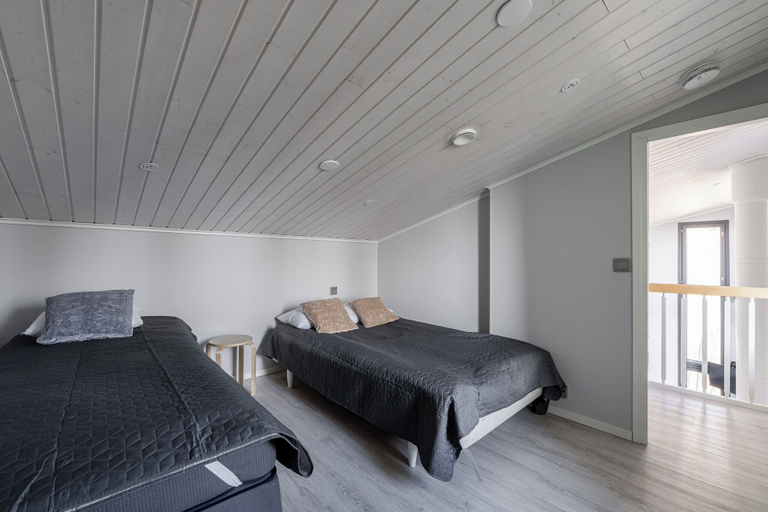 Bedroom 3, Spacious 2BR Cabin at Riihivuori Peak, Central Finland