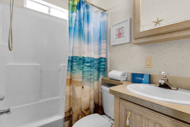 Bathroom 3, The Love Shack, Bay