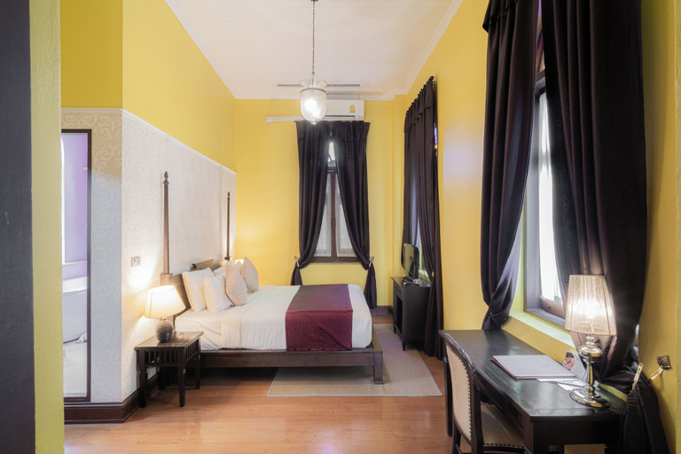 Bedroom 12