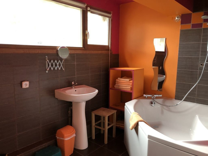 Bathroom 3, La villa dans les pins, Somme