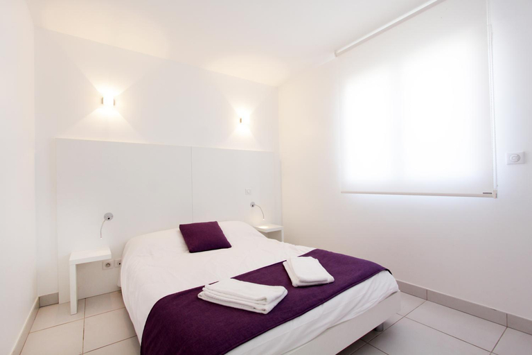 Bedroom, Résidence Le Clos Saint Paul, Haute-Corse