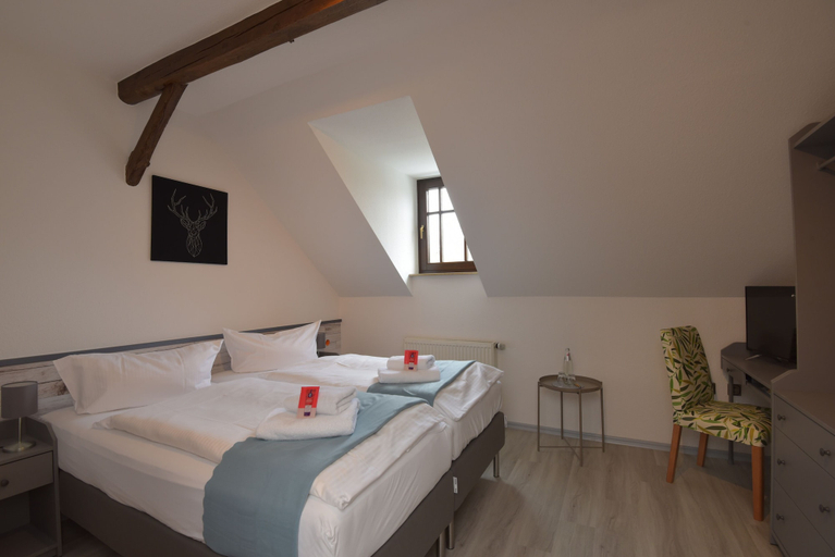 Bedroom 3, Landhotel Der Distelhof mit Scheunencafé, Schmalkalden-Meiningen