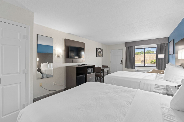 Bedroom 3, Baymont by Wyndham Orlando East, Orange