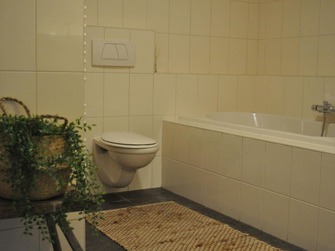 Bathroom 2, House in Leenderstrijp near Leenderbos Trails, Heeze-Leende