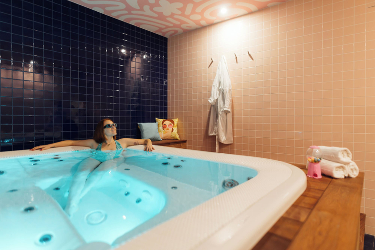 Bathroom, Casa Mila & Spa - Chambres d'Hôtes raffinées  vue Loire et Piscine, Maine-et-Loire
