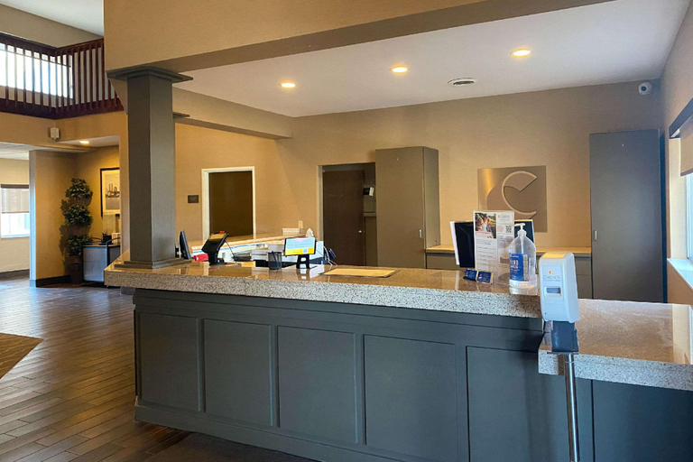 Food & Drinks 5, Comfort Suites Peoria I-74, Peoria