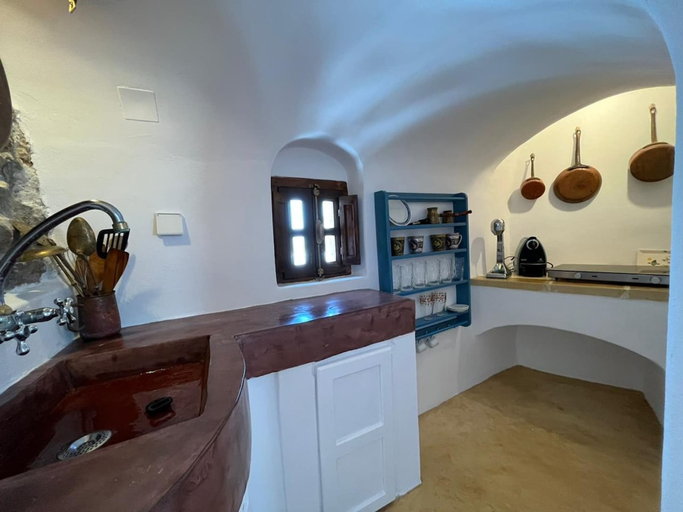 Room 2, The Commander s House, South Aegean