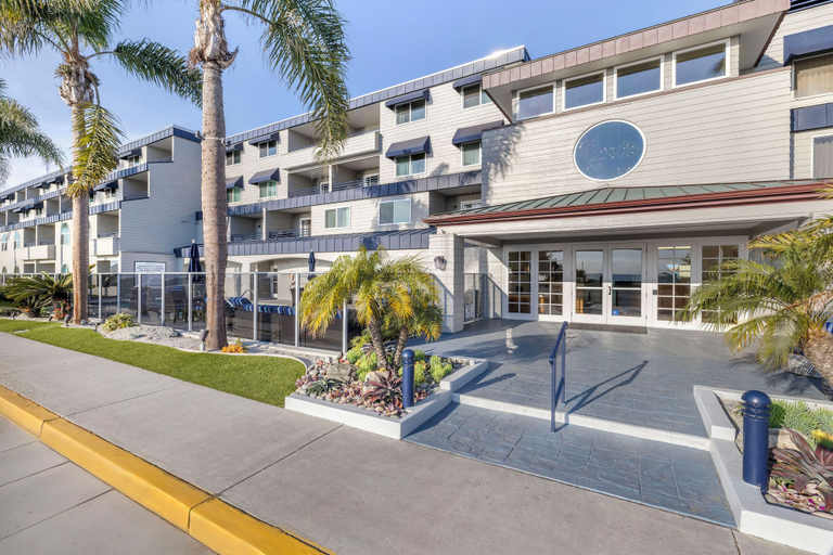 Exterior & Views 2, Hilton Vacation Club Riviera Beach & Shores, Orange
