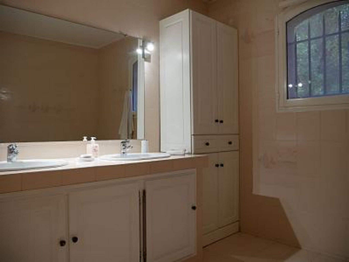Bathroom 4, Family House in Provence with Pool and Garden, Var