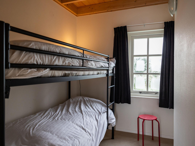 Bedroom 2, Chalet in Friesland near Alde Feanen, Smallingerland