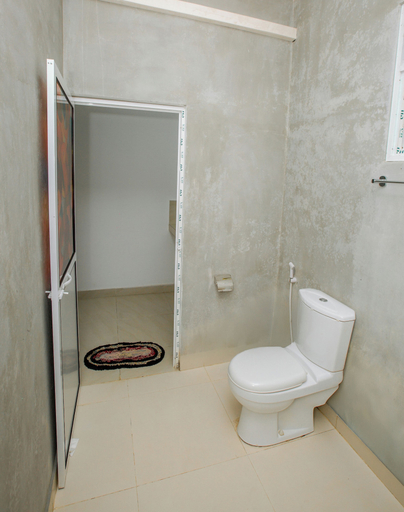 Bathroom, The Regency villa by Escape Essence, Akmeemana