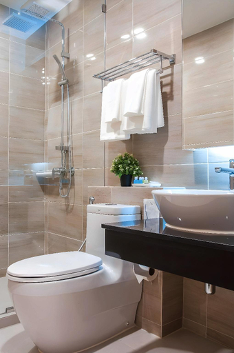 Bathroom 9