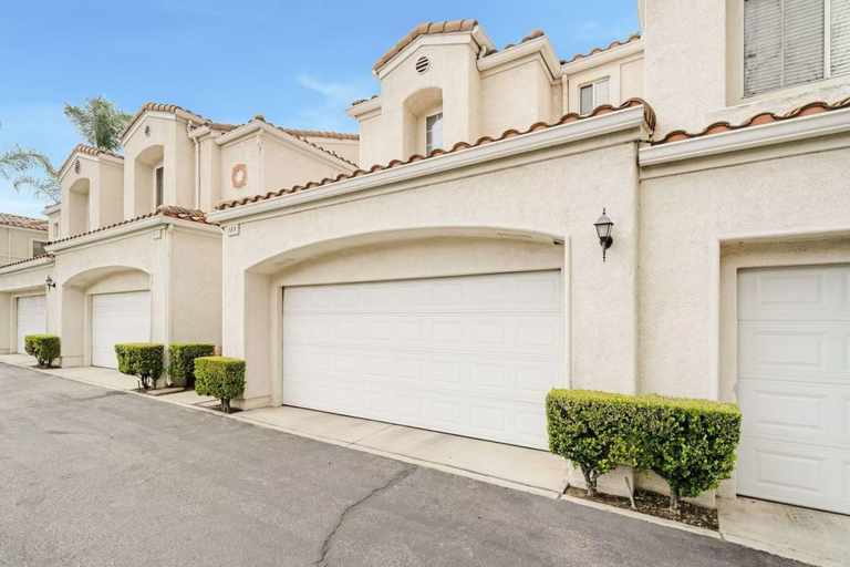 Room 5, Bright Townhome Retreat With Private Patio Walk Trails, Los Angeles