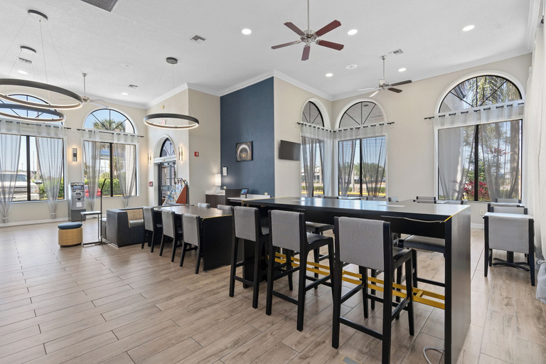 Food & Drinks 5, Baymont by Wyndham Orlando East, Orange