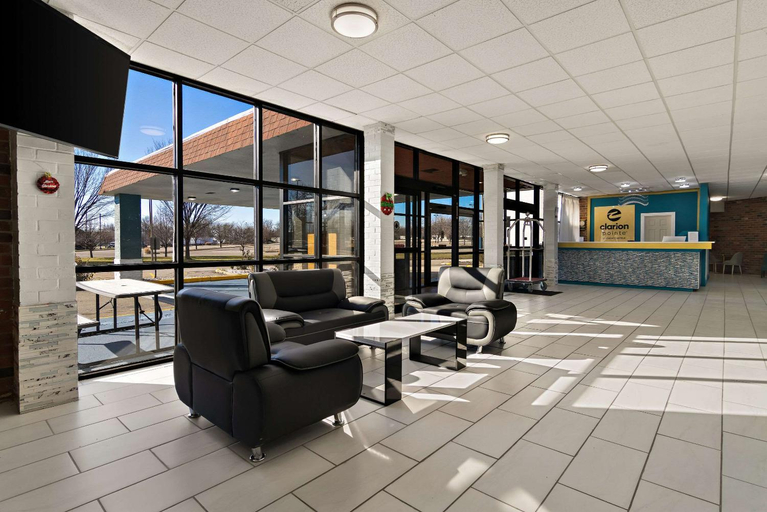 Public Area 2, Clarion Pointe Bloomington – Normal near I-55 and University, McLean