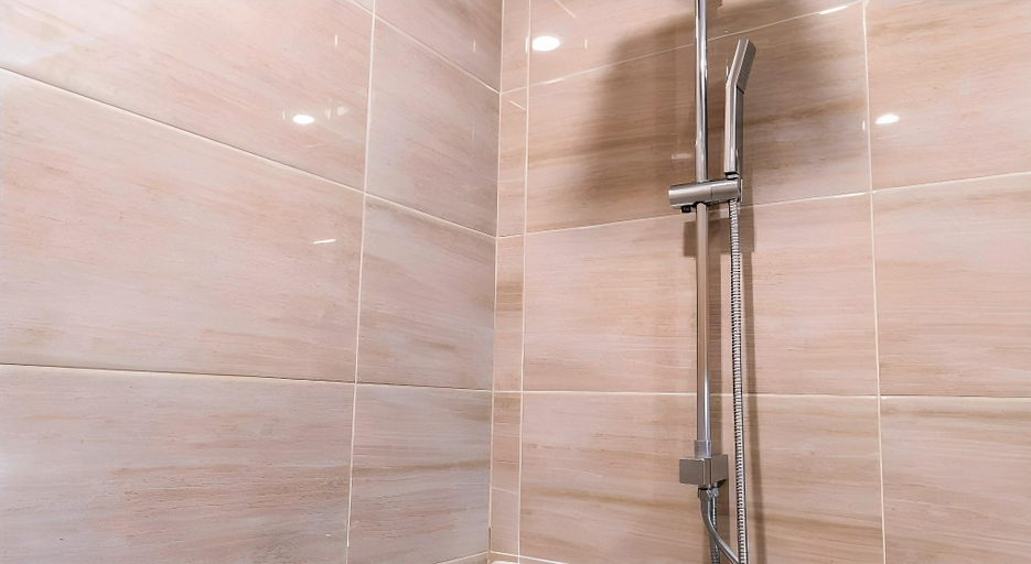 Bathroom 23