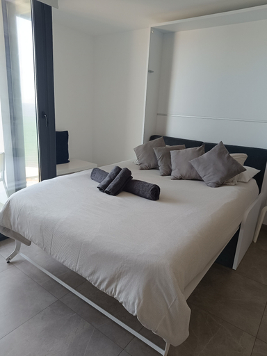 Bedroom 4, E1 18th Floor Studios - Scenic Sea & Beach Views, Gibraltar