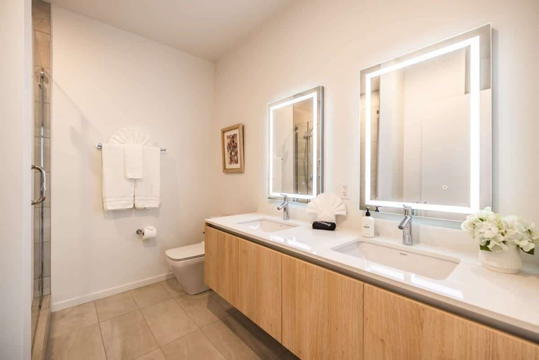 Bathroom 5, @ Marbella Lane - Luxury Beachside 2BR, Los Angeles