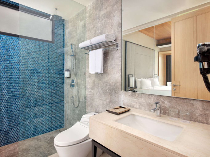 Bathroom 5, Mercure Berau, Berau