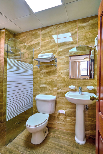 Bathroom 4, Hotel Casa Libertad, Distrito Nacional