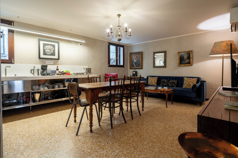 Food & Drinks, Palazzo Ca' Moro apartments, Venezia