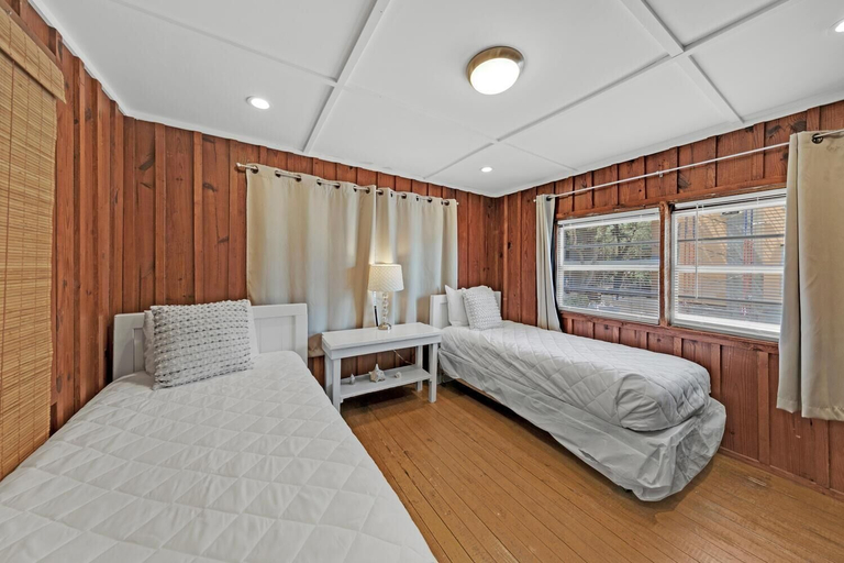 Bedroom 3, Sealake Cottage, Walton